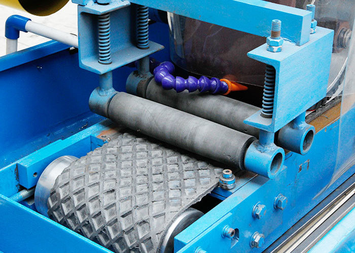 Pequenas Máquinas de Estação Dupla de Desburo Remover Ferrugem Motor de Desenho de Arame Máquina de Chapa Automática Abrasivo Cinturão Polidora de Metal